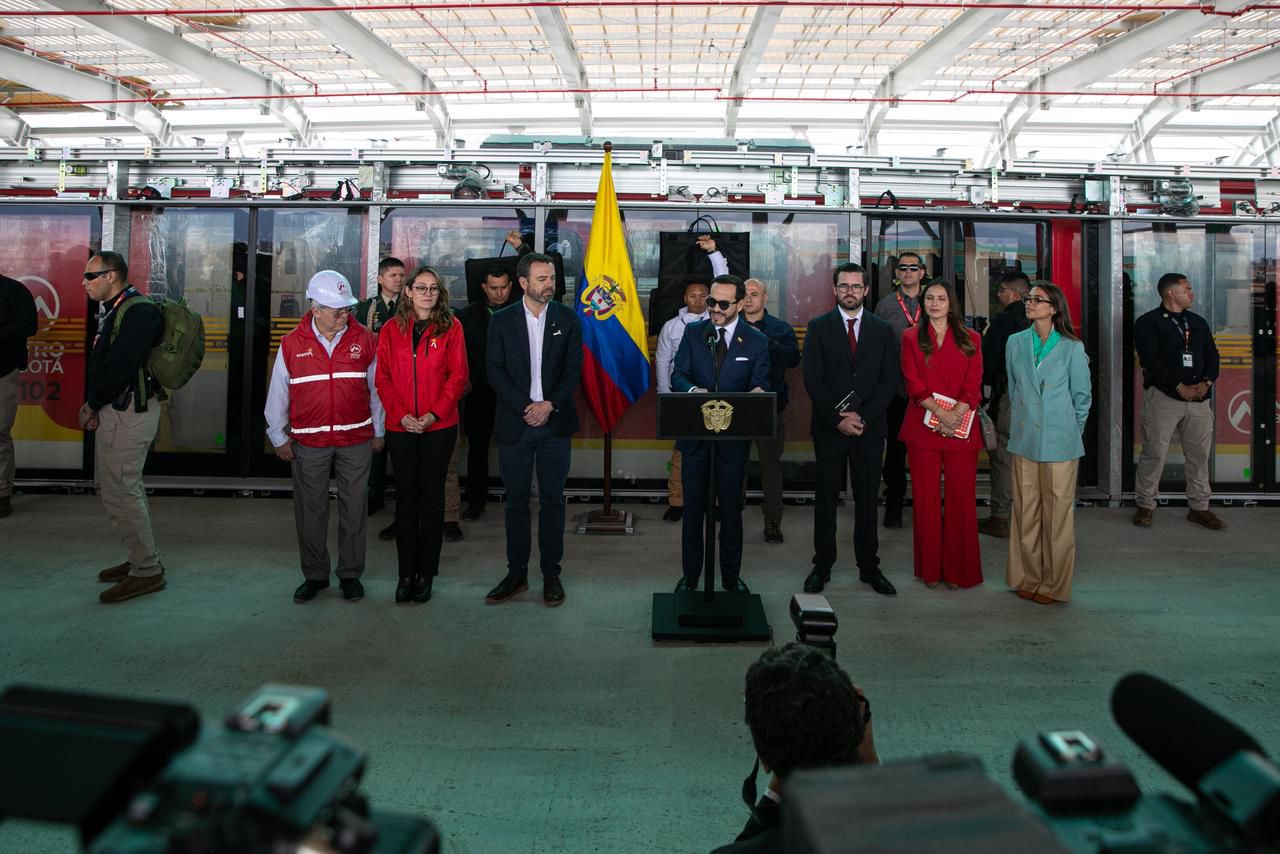Alcalde Galán acompañó al presidente Abelardo De La Espriella en su primer recorrido por el Metro